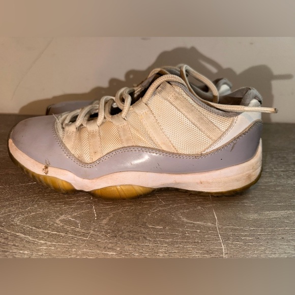 Nike Air Jordan 11 Retro Low - Picture 3 of 9